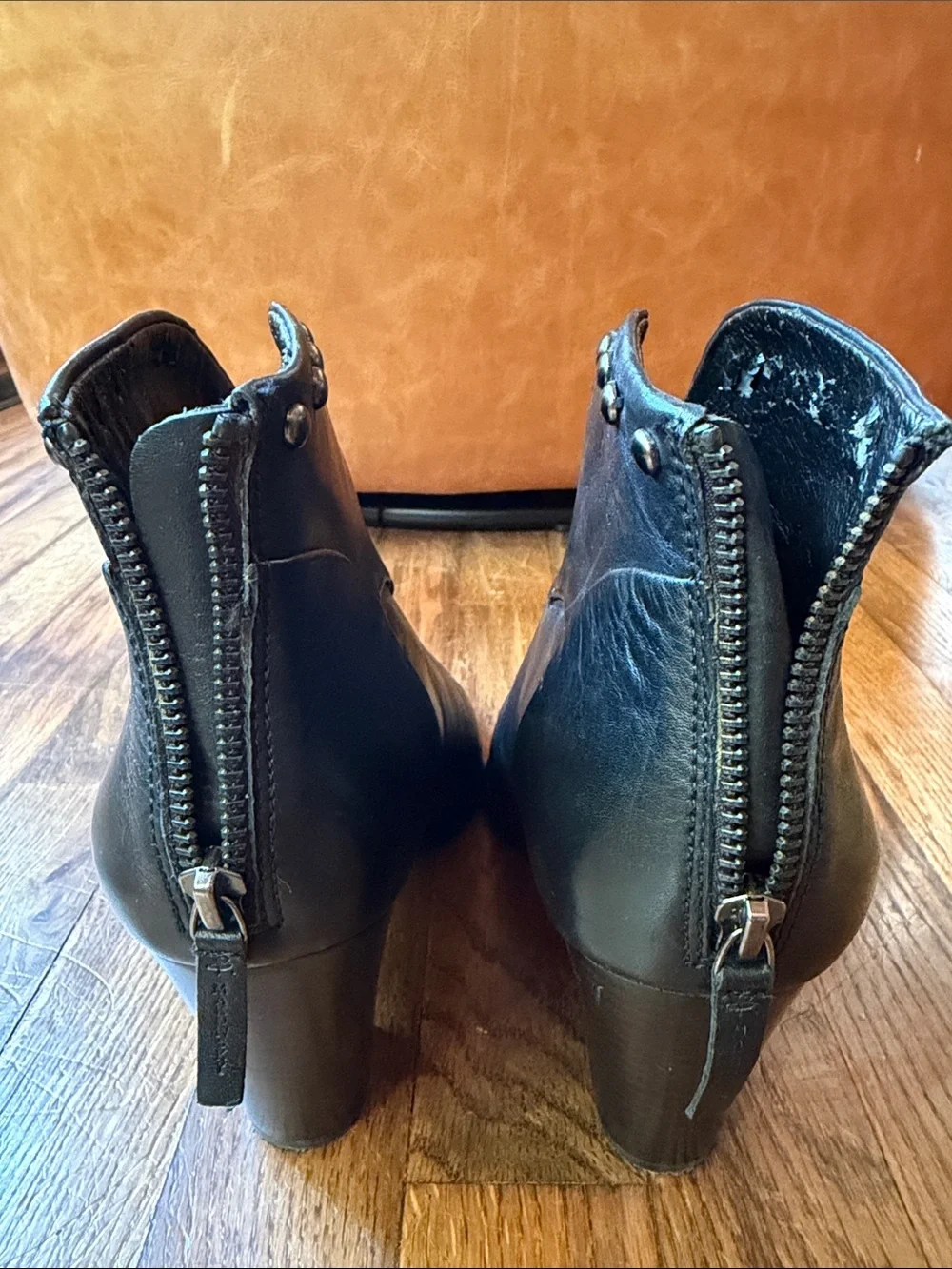 b. makowsky Black Leather Studded Ankle pointed toe Boots size 10